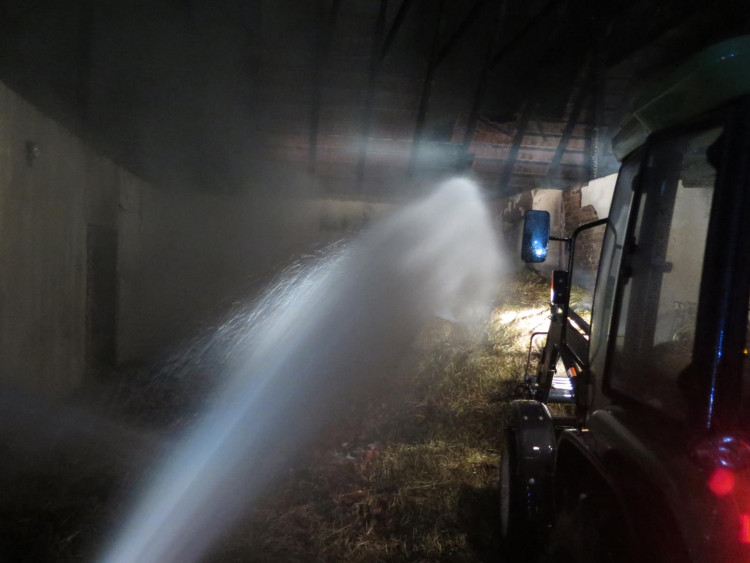 Požár stájí způsobil škodu za tři milióny, koně vyvázli bez zranění.