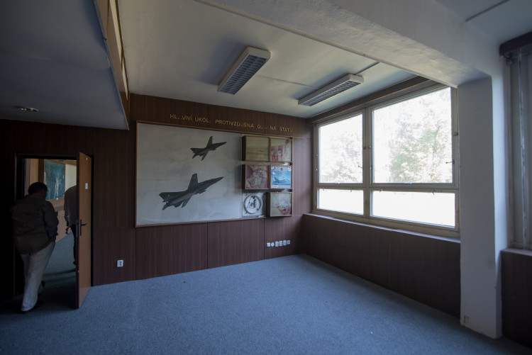 Jihočeský kraj převzal bývalé prostory kasáren na letišti v Plané