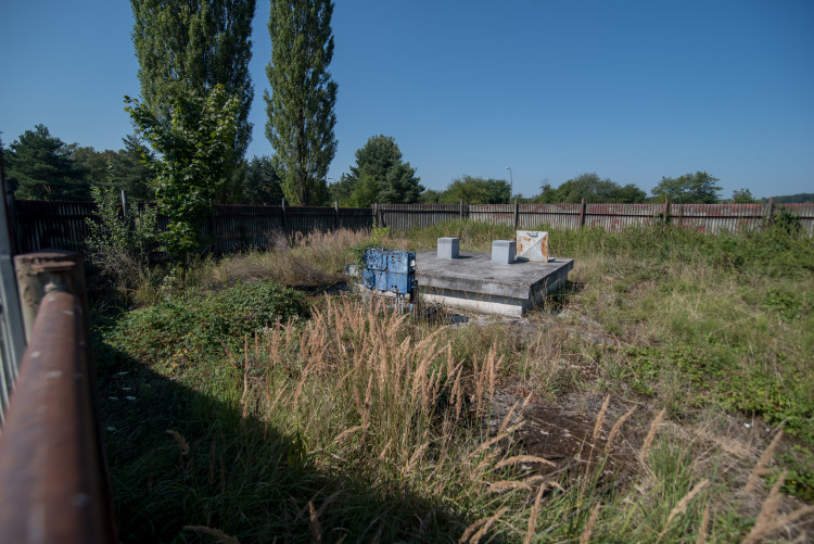 Jihočeský kraj převzal bývalé prostory kasáren na letišti v Plané