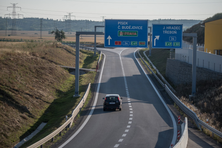 Hlavní tah mezi Ševětínem a Borkem je na dva týdny zavřený