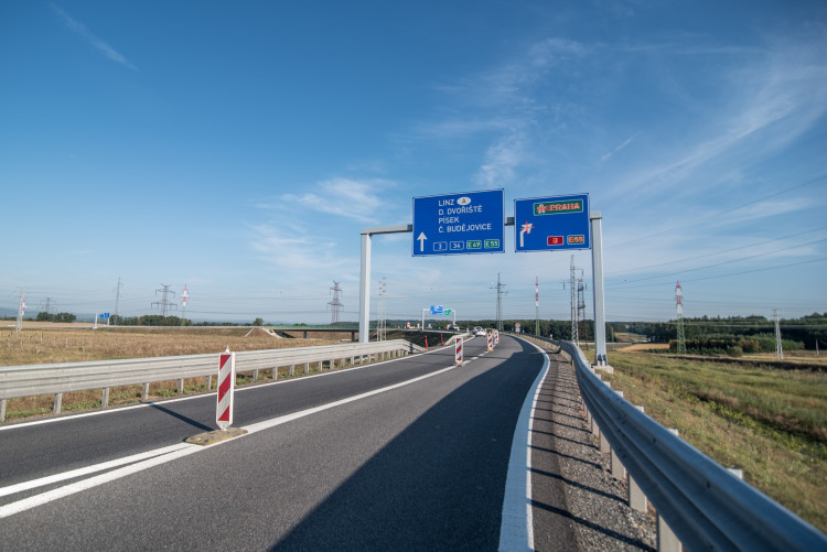 Hlavní tah mezi Ševětínem a Borkem je na dva týdny zavřený