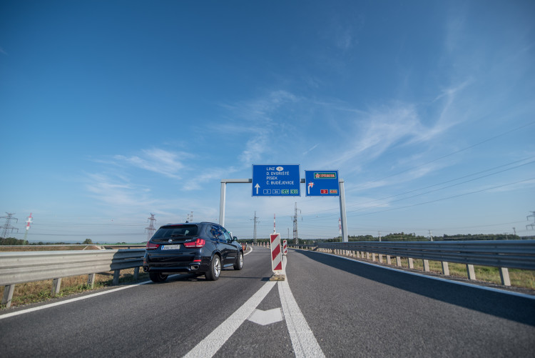 Hlavní tah mezi Ševětínem a Borkem je na dva týdny zavřený