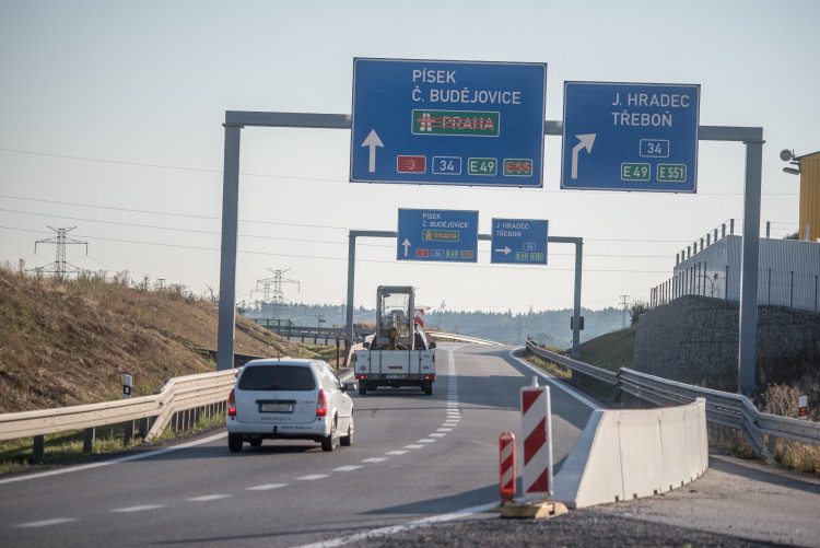 Hlavní tah mezi Ševětínem a Borkem je na dva týdny zavřený