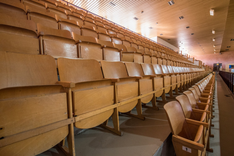 Sportovní hala bude na novou sezonu připravena. O restauraci mají znovu zájem volejbalisté