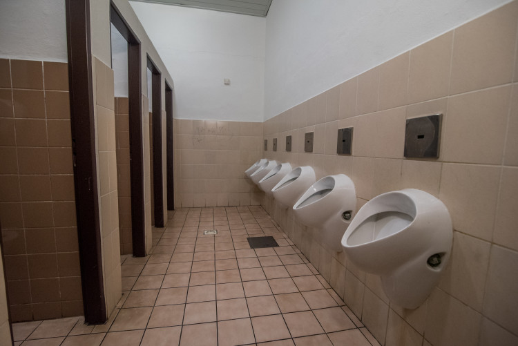 Sportovní hala bude na novou sezonu připravena. O restauraci mají znovu zájem volejbalisté