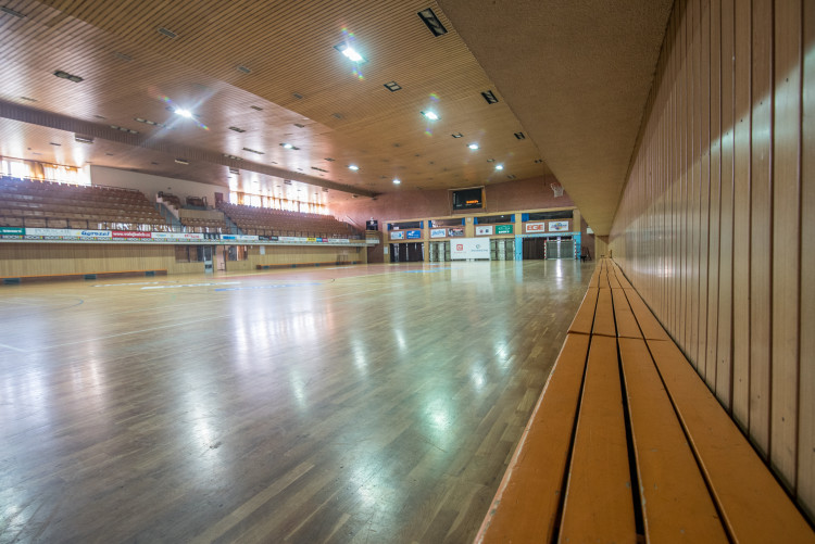 Sportovní hala bude na novou sezonu připravena. O restauraci mají znovu zájem volejbalisté