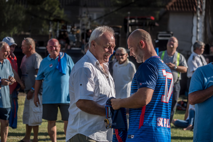 S fotbalisty a hasiči v Plané slavily i legendy pražské Sparty