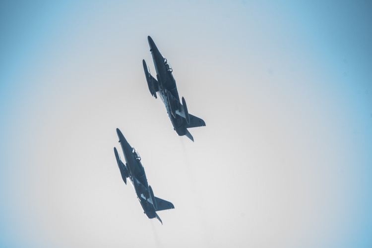 V Hluboké nad Vltavou se lidé loučili s padlým vojákem Kamilem Benešem