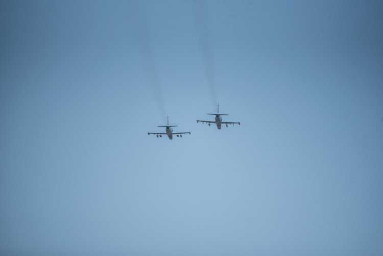 V Hluboké nad Vltavou se lidé loučili s padlým vojákem Kamilem Benešem