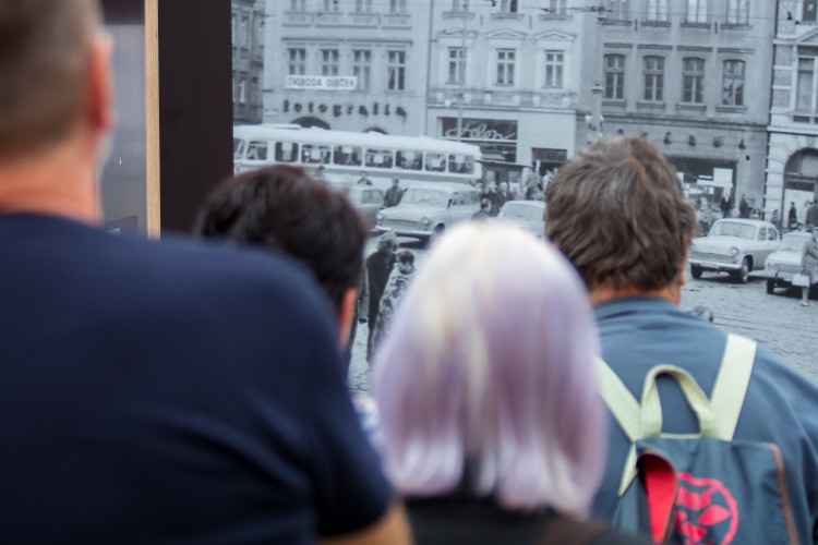 Pietní akt před libereckou radnicí