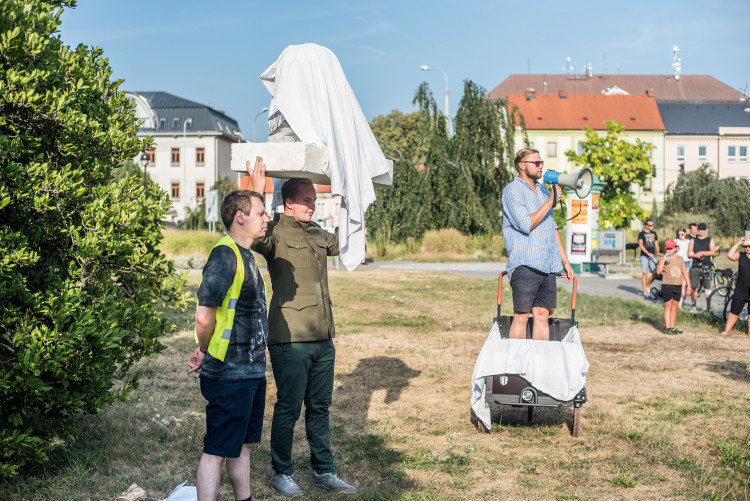 Vzpomínka na srpen 1968 v Českých Budějovicích - Jsme s vámi, buďte s námi