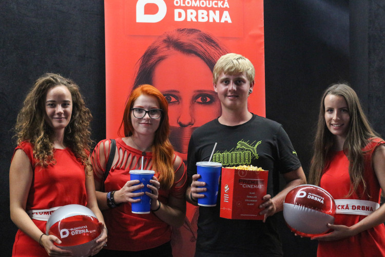 FOTOGALERIE: Vyfotili jste se v Premiere Cinemas s Olomouckou Drbnou? Tady jsou fotky