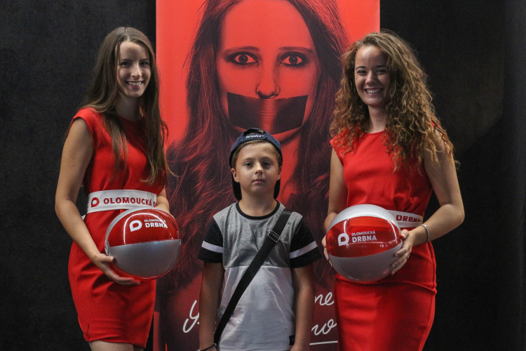 FOTOGALERIE: Vyfotili jste se v Premiere Cinemas s Olomouckou Drbnou? Tady jsou fotky