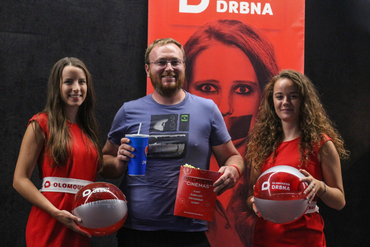 FOTOGALERIE: Vyfotili jste se v Premiere Cinemas s Olomouckou Drbnou? Tady jsou fotky