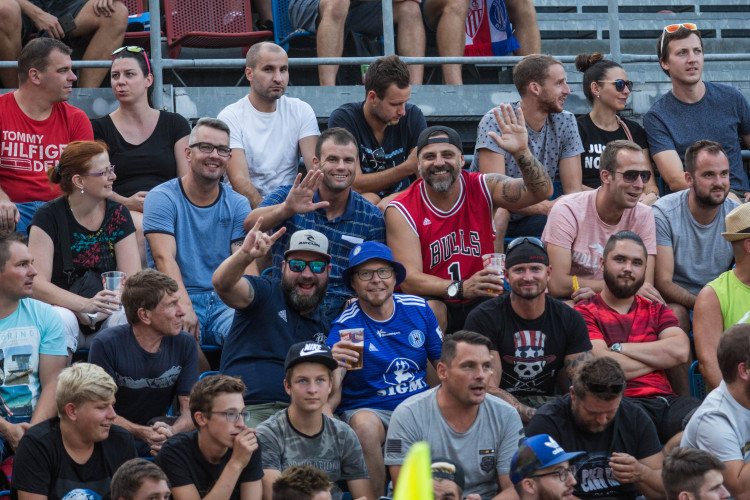 FOTOGALERIE: Celý stadion jim tleskal vestoje. Sigma ukázala, že vyhrát proti Seville není nemožné