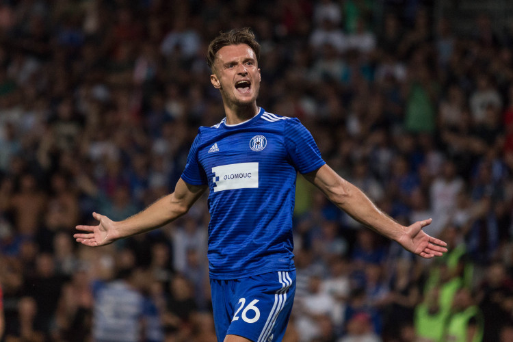 FOTOGALERIE: Celý stadion jim tleskal vestoje. Sigma ukázala, že vyhrát proti Seville není nemožné