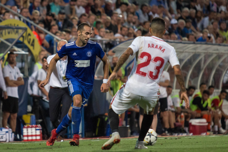 FOTOGALERIE: Celý stadion jim tleskal vestoje. Sigma ukázala, že vyhrát proti Seville není nemožné