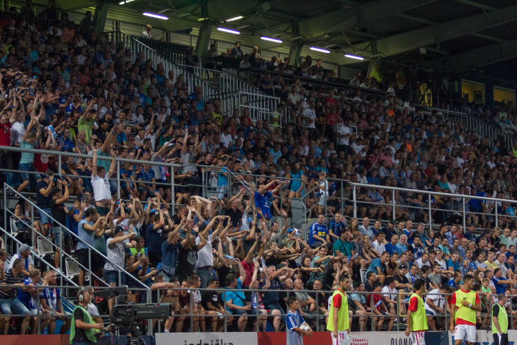 FOTOGALERIE: Celý stadion jim tleskal vestoje. Sigma ukázala, že vyhrát proti Seville není nemožné