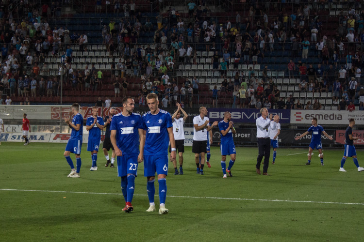 FOTOGALERIE: Celý stadion jim tleskal vestoje. Sigma ukázala, že vyhrát proti Seville není nemožné