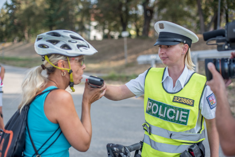 Na cyklostezky v Budějcích dohlíží policisté