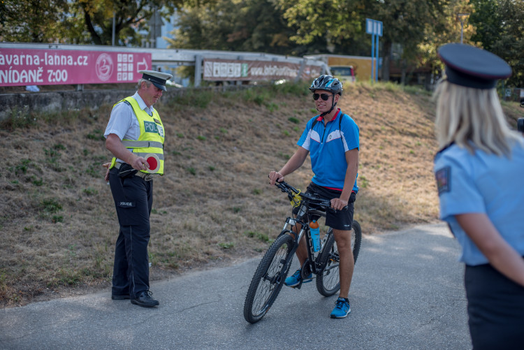 Na cyklostezky v Budějcích dohlíží policisté