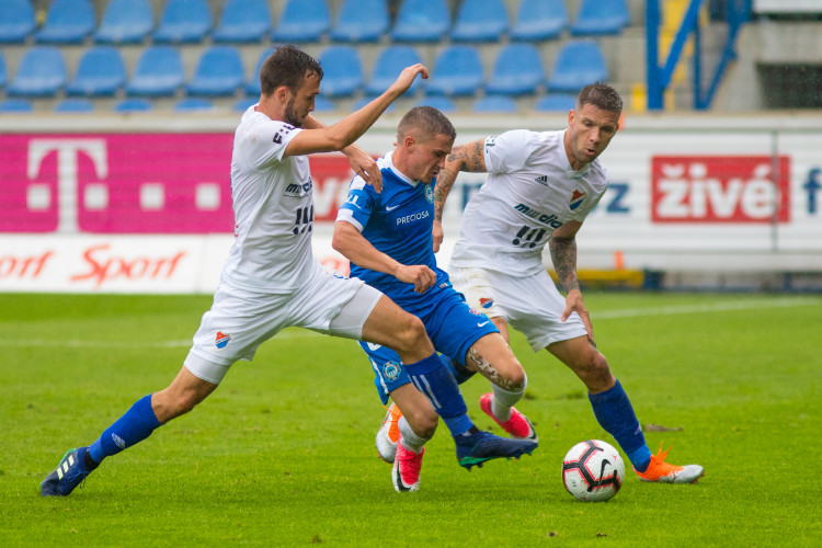 Slovan remizoval s Baníkem