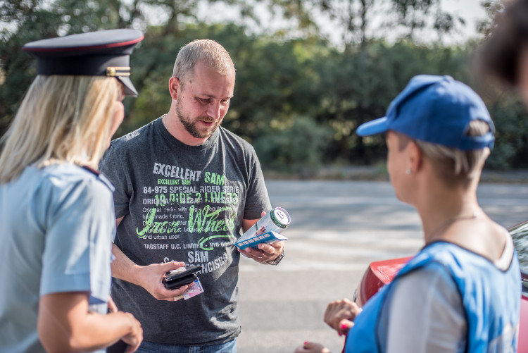 Řídím, piju nealko na silnici u Štilce