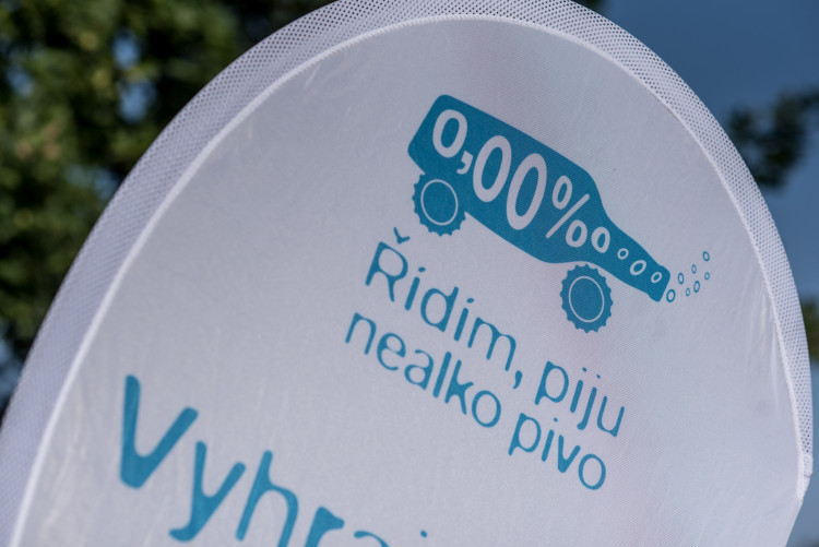 Řídím, piju nealko na silnici u Štilce