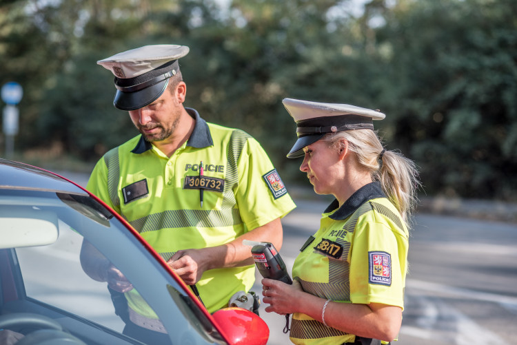 Řídím, piju nealko na silnici u Štilce