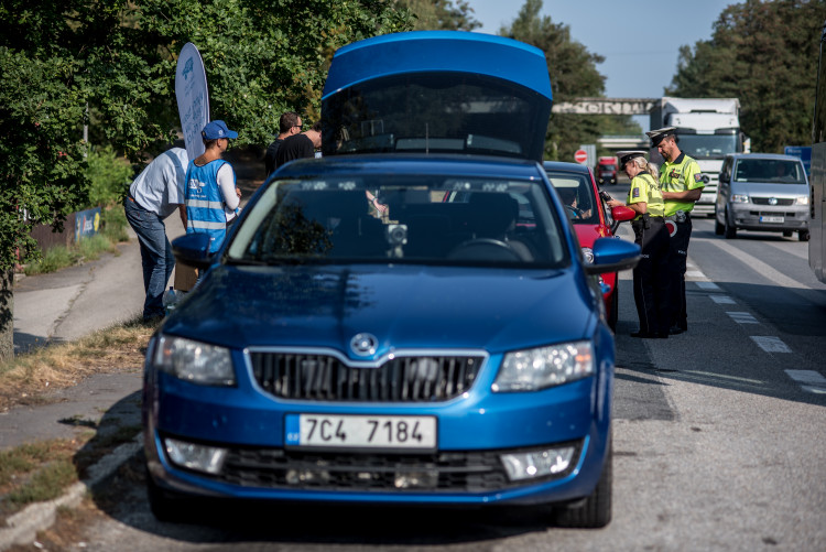 Řídím, piju nealko na silnici u Štilce