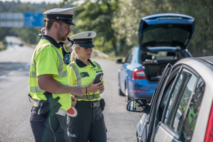 Řídím, piju nealko na silnici u Štilce