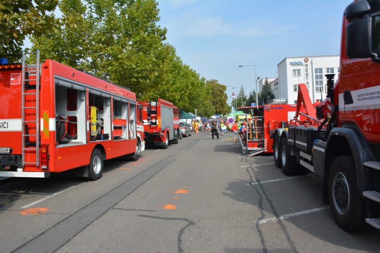 Eliščino nábřeží obsadila záchranářská technika