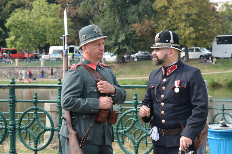 Eliščino nábřeží obsadila záchranářská technika