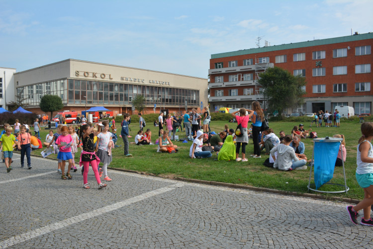 Eliščino nábřeží obsadila záchranářská technika