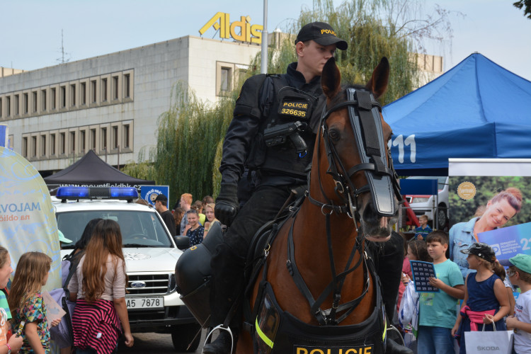 Eliščino nábřeží obsadila záchranářská technika
