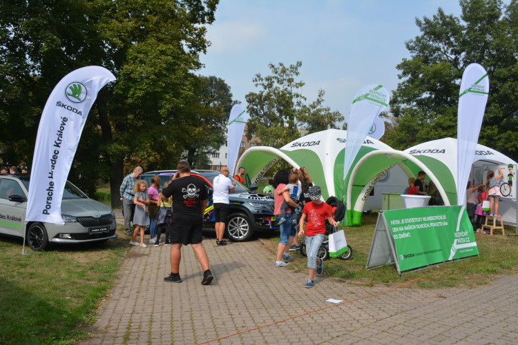 Eliščino nábřeží obsadila záchranářská technika