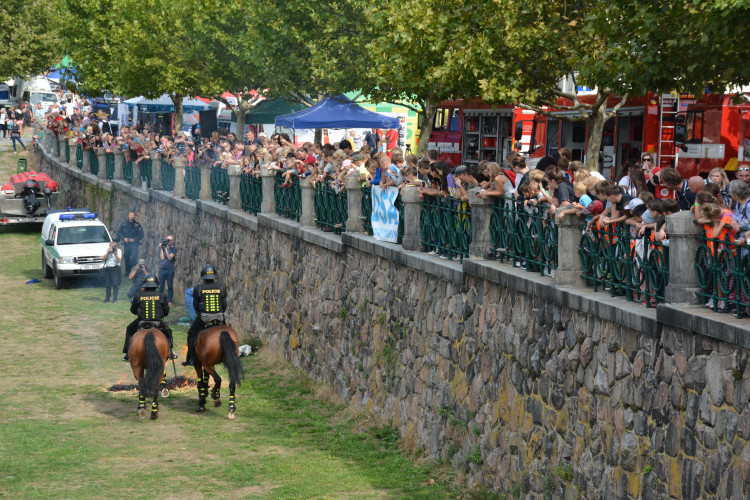 Eliščino nábřeží obsadila záchranářská technika