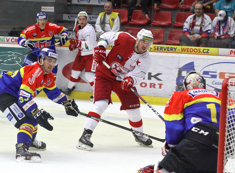 Šanci Zdeňka Kubici domácí gólman Jan Strmeň zlikvidoval