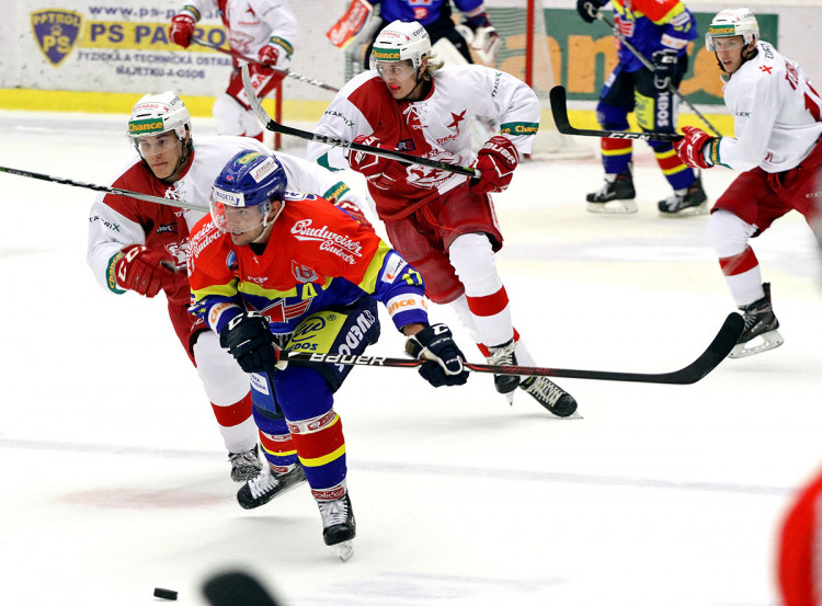 Miloslav Čermák zakládá útok