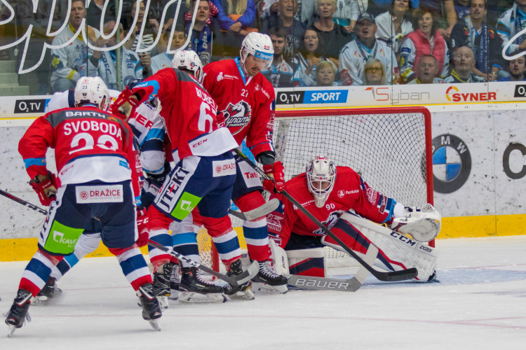 Zápas Bílých Tygrů proti HC Dynamo Pardubice