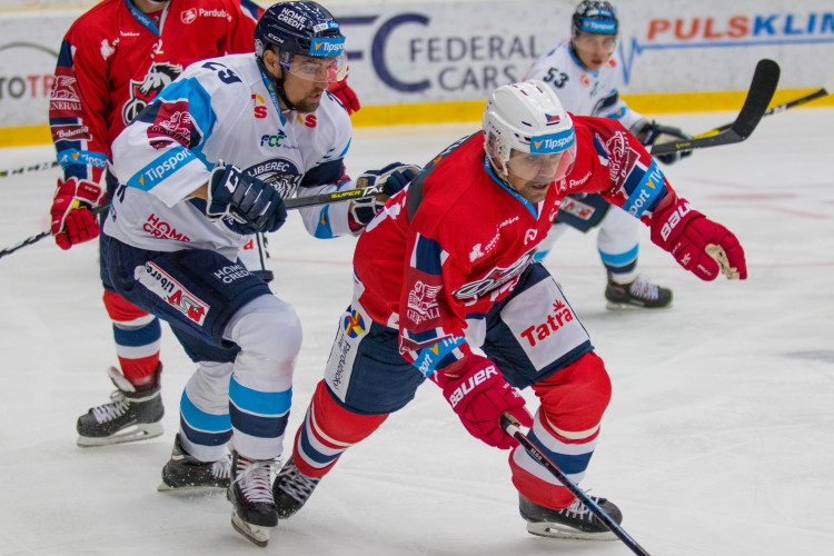 Zápas Bílých Tygrů proti HC Dynamo Pardubice