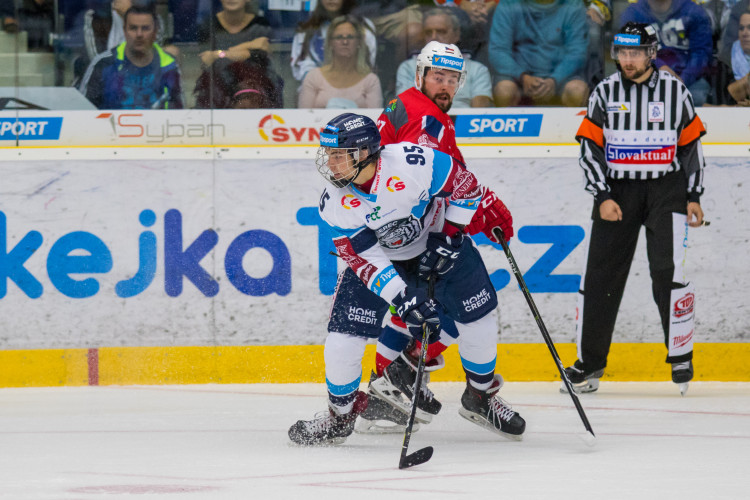 Zápas Bílých Tygrů proti HC Dynamo Pardubice