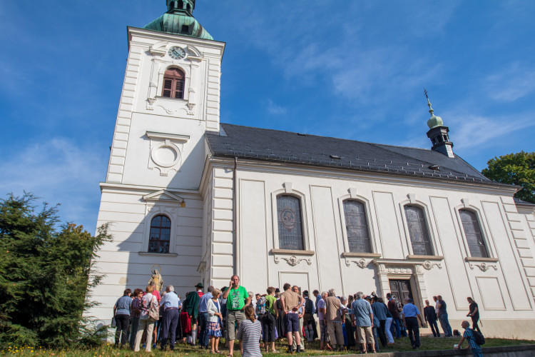 Slavnostní odhalení desky u kostela sv. Anny