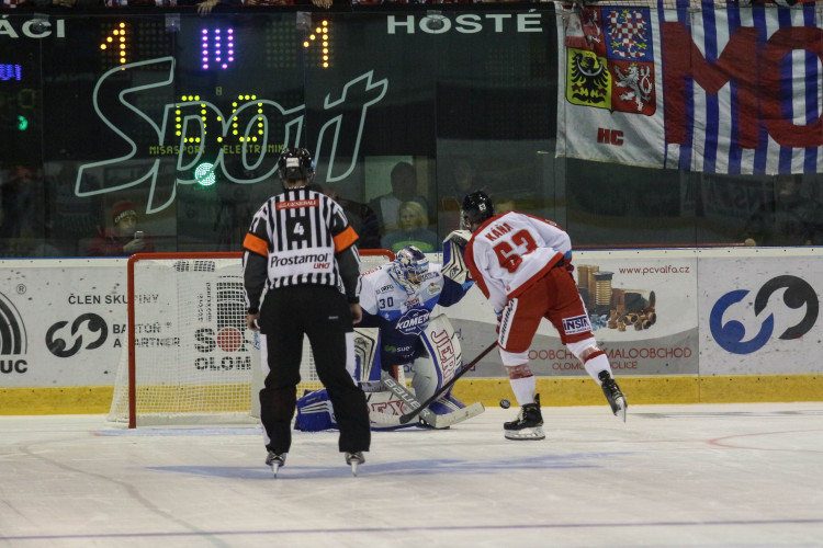 FOTOGALERIE: Mora byla Kometě rovnocenným soupeřem, padla s ní až v nájezdech