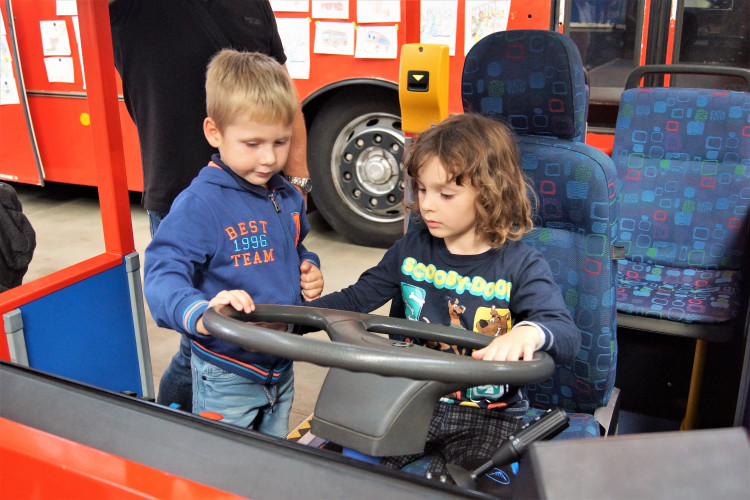 Den otevřených dveří v teplárně a v dopravním podniku