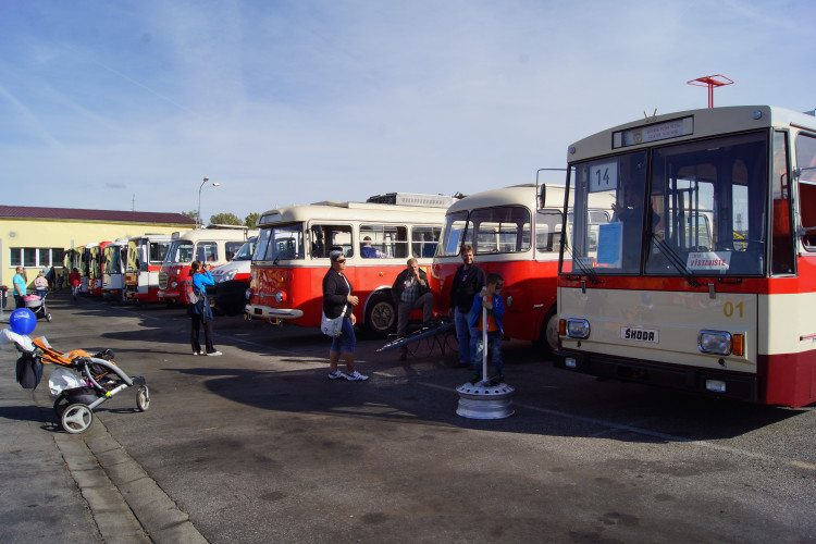 Den otevřených dveří v teplárně a v dopravním podniku