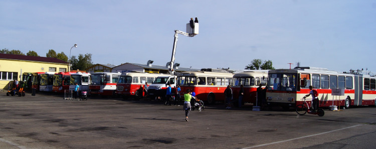 Den otevřených dveří v teplárně a v dopravním podniku
