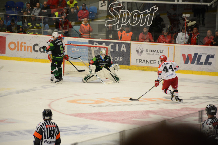 Hradečtí hokejisté porazili Karlovy Vary