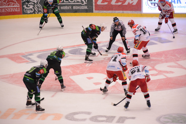 Hradečtí hokejisté porazili Karlovy Vary