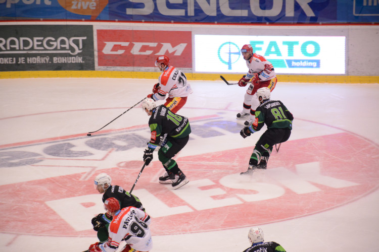 Hradečtí hokejisté porazili Karlovy Vary